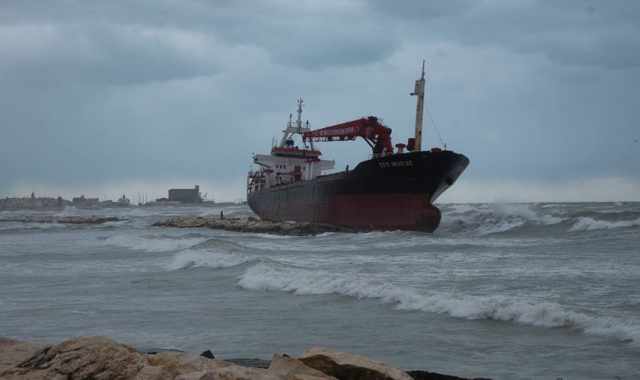Bari, nave arenata: chiuso al traffico il lungomare di Pane e Pomodoro